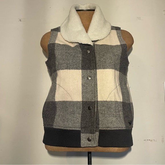 Woolrich women’s checked gray & white wool Sherpa vest span closure size medium - Picture 1 of 7